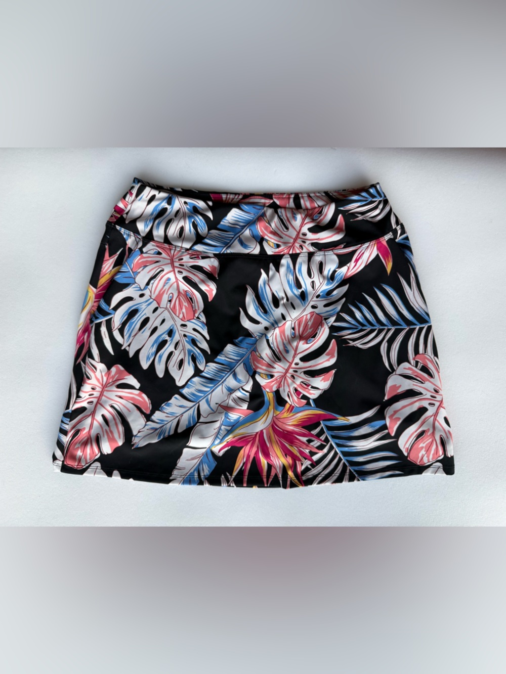 Tommy Bahama Golf Skort Pink Blue Floral Size Small Quick Dry Stretch Activewear
